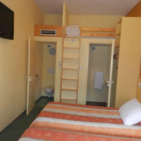 Fasthotel Hotel Thones